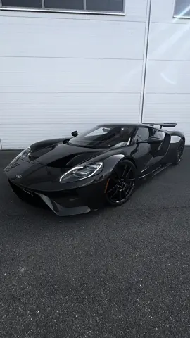 1 of 25 Ford GT full carbon body
