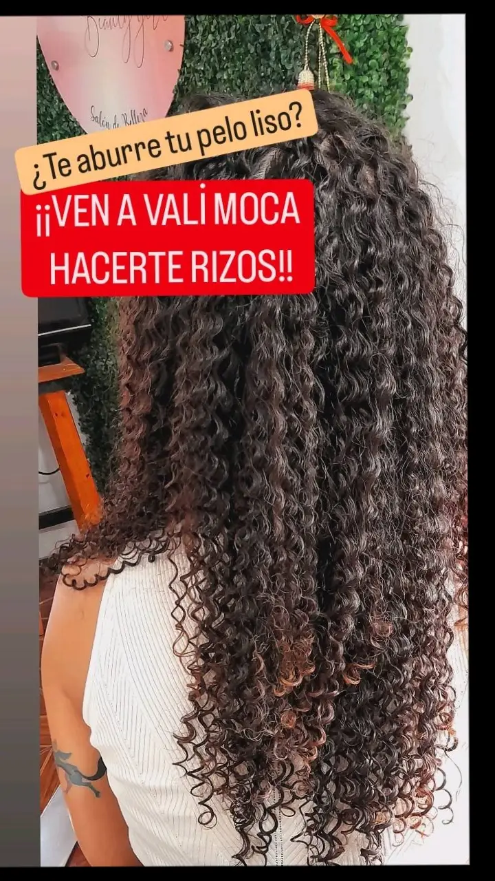 ¡Consigue unos rizos perfectos  en nuestra peluquería especializada en RIZOS PERMANENTE! 🤩🌀💯 📲¡Contáctanos al +56961186732 y luce tu mejor look esta temporada! 🔹️Nuestra ubicación: Huechuraba, Santiago de Chile. 📣Estacionamiento gratuito, en la entrada. #ondas #cabelloperfecto  #peluqueria #espiralpermanente  #rulospermanentes #rulos #santiagodechile  #Huechuraba  #BASEPERMANENTE  #chile #peluqueria  #tendencia2024 