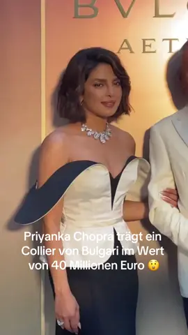Priyanka Chopra trägt DAS Collier des Abends mit sieben perfekten Diamanten im Wert von 40 Millionen Euro! 😲 💎 @Priyanka Chopra  @Bvlgari  #priyankachopra #bvlgari #bulgari #diamantes #luxuryjewelry #behindthescenes #collier #diamantcollier #redcarpet #priyanka 