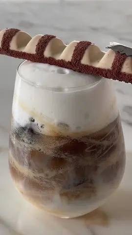 Iced Bueno Latte 🐿️🍫 #icedhazelnutlatte #icedcoffee #icedbuenolatte #kinderbueno #bueno #buenocoffee #asmr #buenochocolate #hazelnut #hazelnutlatte #hazelnutcream #HomeCafe #icedcoffeerecipe #coffeeideas #coffeeaddict #coffee #coffeetiktok #coffeetime #aesthetic #trending #espresso #icecubes #milkfrother #caffeinication 