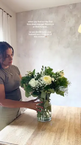 I get that most men don’t care about flowers, and normally I would say that my husband falls into that category… But he loves me and he sees my heart! Would you ever do this?  #buyinghusbandflowers #flowersforhusband #traderjoesflowers #traderjoesarrangement #flowerareangement #diybouquet #flowerarrangement #marriage #relationships @Trader Joe's 