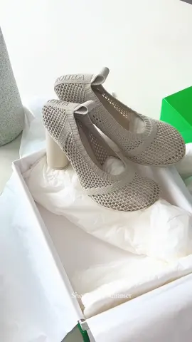 Gonna wear these down this summer 🥲 #luxuryshoes #luxuryhaul #luxuryunboxing #shoesunboxing #bottega #ss24 #fashiontiktok 