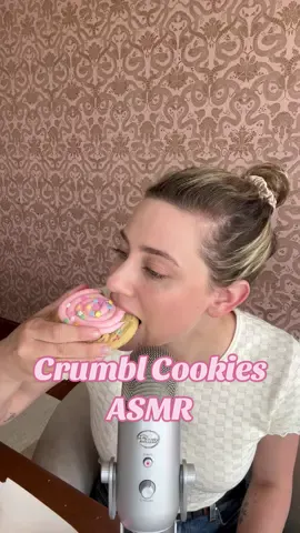 Back again with the crumbl cookies 🍪 