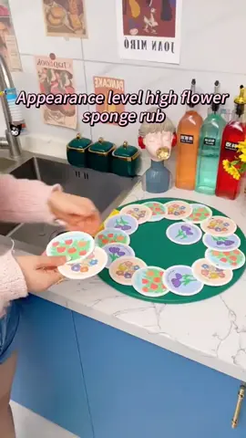 The appearance of the high level of flowers wood pulp sponge, water becomes large, washing the dishes is very clean without hanging oil, too convenient #woodpulpsponge #dishwashingsponge #kitchengoods #convenientandpractical #homegoodies #tiktokindia #dishtowels 