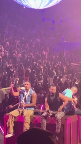Tus Lagrimas… Aventura concert at toyota center #aventura #aventuralaguerra😏🎶🎶 #toyotacenterhouston #aventuraconcert #romeosantos #fyp #tornadohouston 
