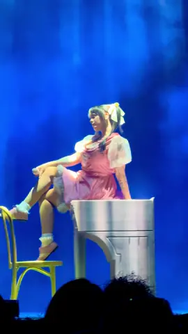 This is for all the teachers pet lovers out there🤎@Melanie Martinez #melaniemartinez #trilogytour #melanietrilogytour #tour #concert #vegas #teacherspet 