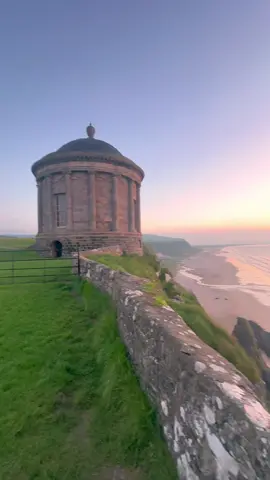 Sunset at Mussenden temple Northern Ireland #northernireland #belfast #ireland #belfasttiktok #northernirelandtiktok #irish #nitiktok #mussendentemple #downhillhouse #causeway #causewaycoast #derry #londonderry #coleraine 