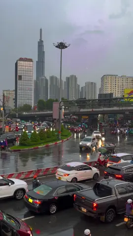 Sài Gòn một buổi chiều mưa #rongchoisaigon #saigon #muasaigon 