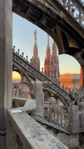 Enjoying the sunset from the terraces of the 📍Duomo di Milano is simply breathtaking  #duomodimilano #duomomilano #milano #milan #italia #italy 