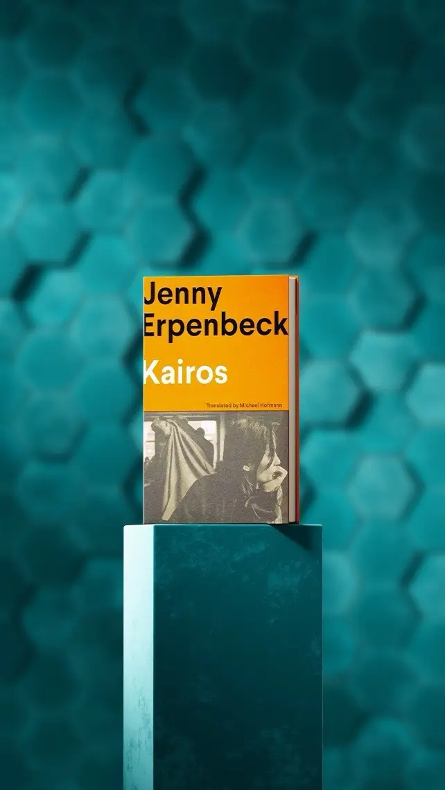 Presenting the winner of the #InternationalBooker2024: Kairos by Jenny Erpenbeck, translated by Michael Hofmann. Find out everything you need to know about this year's winning book by tapping the link in our bio. #BookerPrize #TranslatedFiction #TBR