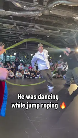 This was too smooth 😮‍💨 (via ko_ya.reg/IG) #jumprope #dance #smooth #skill 