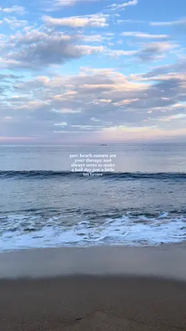 nothing like a beach sunset to the day #beachvibes #beachsunset #sunsetbeach #sunset #beachwaves 