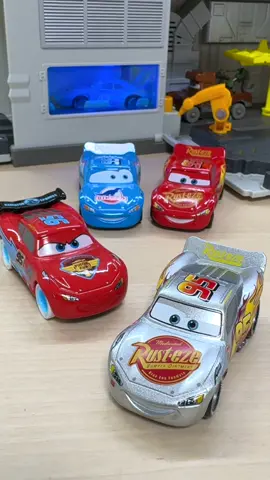 カーズ ディズニートミカ ライトニング・マックィーン カラーチェンジ🟣🟢🔴 Cars Disney Tomica Lightning McQueen Color Change🟣🟢🔴#おもちゃ #toy #カーズ #colorchange #tiktokcpb #tiktok1mvp 