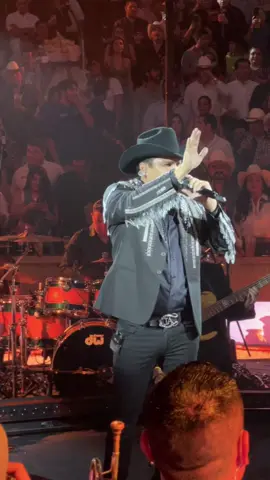 Este viejon es una Joya 💎 #quechulada #quebelleza #JA #julionalvarez @Julión Álvarez #foryou #mexico 