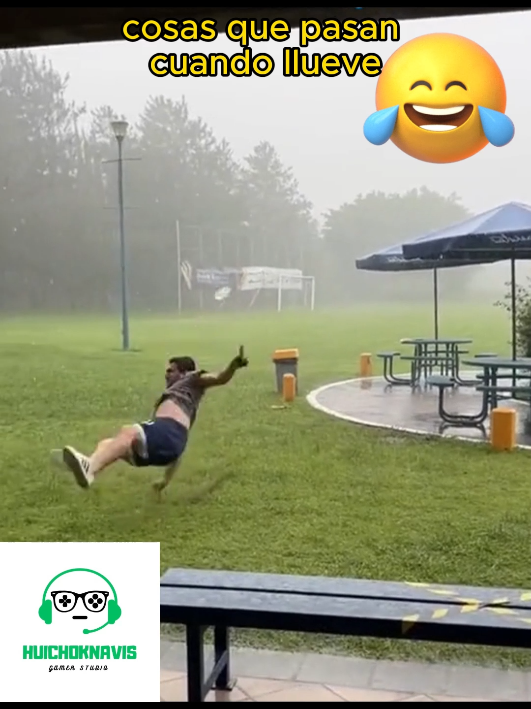 cosa que oasan cuando llueve...🙊😅🤣✌😎 #risas #caidas #lluvia #lluvias #videosderisa #videosdehumor  @huichoknavisramir