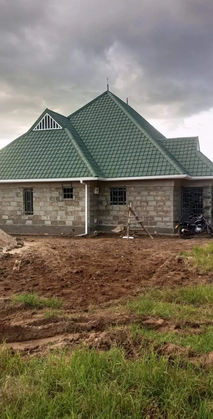 Versatile mabati at the best price and quality. 🔹Call or Whatsapp 0711 792 188. 🔹FREE DELIVERY NATIONWIDE #fyp #viral #foryourpage #roofing #trending #viralpost #tiktok #kenyantrends #newarrivals #kikuyutiktok #kisiitiktokers #kenyansindubai #trendingpost #explore #kerichotiktokers #eldorettiktokers #trendingontiktok 