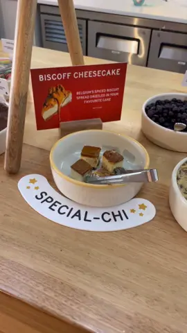 When a Belgian backpacker visited New York, this is what they created 😍 Available in all Yo-Chi venues for a limited time only! #iloveyochi #yochi #biscoff #cheesecake 