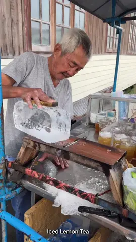 Thai Grandpa Makes Iced Lemon Tea Using Old Method  #lemon #fruit #tiktokfood 