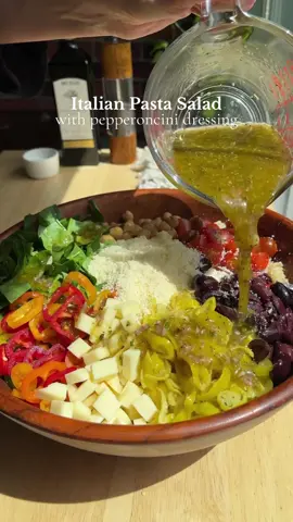 Recipe linked in my bio!! Italian Pasta Salad with Pepperoncini Dressing in partnership with @DeLallo Foods #delallofoods #delallopartner #pastasalad 