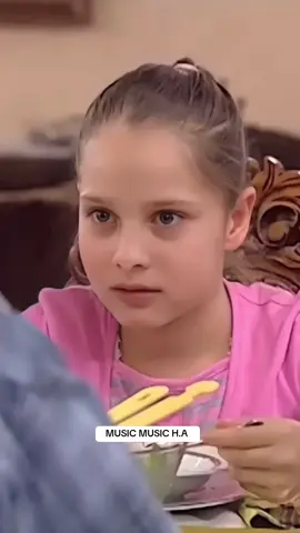 الممثلة التركية ميراي دانار و هي صغيره و كبيره 😍😍 ‏ ‬‏Çok tatlı yaa 🤍🍯🐣değişmemişsin, hala aynı masum bakışın var, aynı güzel gülüşün, hala çok saf ve tatlısın. 🥹🤍 #miraydaner #حب_بلا_حدود #ميراي_دانير   #خليل_ابراهيم_زينب  #خليل_ابراهيم  #ليتو  #اكسبلوررررر  #اكسبلور_فولو #hudutsuzsevda #halzey