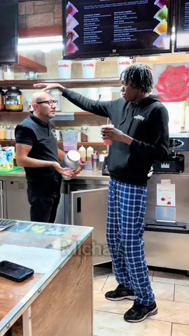 Can He Do 20 Push-ups For A Free Smoothie💪🏽⁉️ 📍8615 18th Ave Brooklyn NY 11214 📍52 Jay Street Brooklyn NY 11201 If you aren’t in one of the above locations You’re In The Wrong Place‼️ #challenge #pullup #money #mrbeast #gym #winmoney #viral #trend #win #fitnesschallenge #adamthedunker #bensonhurst #brooklyn #bayridge #Dumbo 