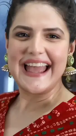 Meri smile kes kes ko passand hay 😱🥰❤️#foryou #foryoupage #bollywood #zareenkhan #standwithkashmir #zareen_khan25 
