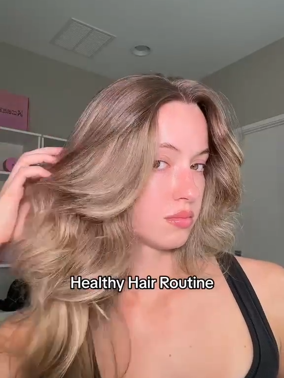 Looking for soft, moisturized results like @skylerreneee? Check out our new Honey Collection today! 💛 #herbalessences #haircare