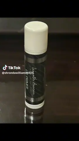 Did yall try this Lip Primer Yet?  Well apparenyly @shrondawilliams0825 did! Thx for spreading the word beautiful cuz this lip primer is EVERYTHING! 😘 #SABSQUAD💋  #seventhavenuebeauty  #loveyourself❤️  #ktmanagerspr  #skincare 