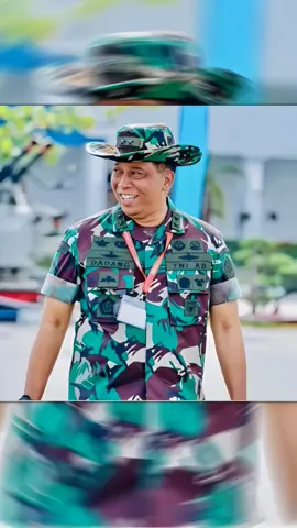 Mayor Jenderal TNI (Purn.) Dadang Hendrayudha (lahir 21 Mei 1965) adalah seorang Purnawirawan TNI-AD yang terakhir kali menjabat sebagai Dirjen Pothan Kemhan #dadanghendrayudha  #dirjenpothan #kemhan #tniad #jendral #akmil #akmilmagelang #fyp #4u #moots? #4upage #xzyabc #ez2win 