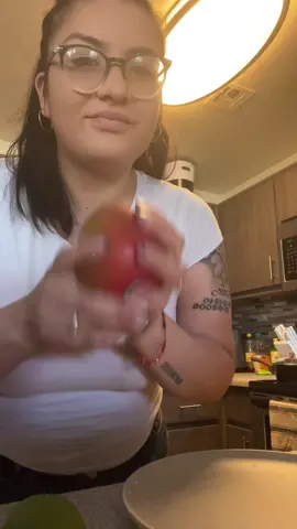 Make a snack w me 🥭💦 #fy #fyppppppppppppppppppppppp #snackbreak #mango #mexicantiktok #mexicansnacks #godisgood #parati 