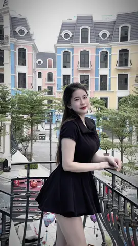 yêu hoa là kẻ đa sầu, yêu nhạc là kẻ bắt đầu mộng mơ 😝#CapCut #xh 