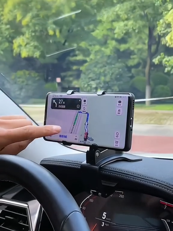 The mobile phone holder on the car dashboard, you don't have to look down when you look at the navigation, and it doesn't take up space when you store it, which is very convenient. #autoaccessories #dashboardphoneholder #carphoneholder