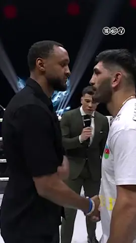 Je hebt intense staredowns... én je hebt de super intense staredown tussen Ibrahim El Bouni en Bahram Rajabzadeh, voor de Glory Light Heavyweight Grand Prix! 👀 #glorykickboxing #kickboksen #bahramrajabzadeh #ibrahimelbouni@THIS IS GLORY 