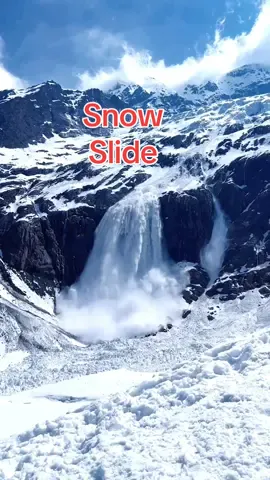 While people meet the snowslides, they feel both excited and scary.#snowslide#mountainslide#slide#nature#badweather#fyp#fypage #viralvideo @YunPu  @YunPu  @YunPu @Nature @oceanlife-fishing 