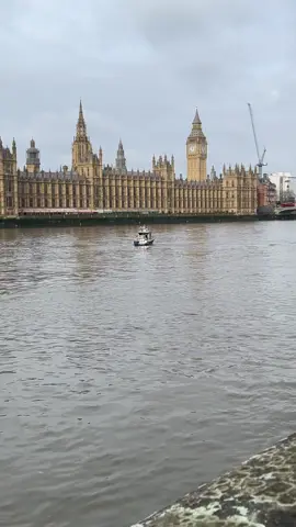 POV: You’re moving to London #londonlife #londontiktok #londontown #movingtolondon 
