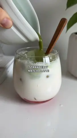 put the yummy in my tummy 🤭🤤 #guts #smoothie #ryzemushroomcofee #foryou #stomach #health #ryze #tiktokshop #tea #caffeine #mushroom #fypシ゚viral #Tiktokshopmemorialday 