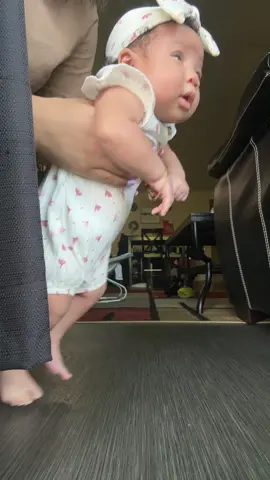 Oldies ONLY ova Hereee 🥹🤍 #fypシ゚viral #baby #babydance #oldies #oldschool #aaliyah #oneinamillion #trending #MomsofTikTok #mom #babysoftiktok #babygirloutfit 
