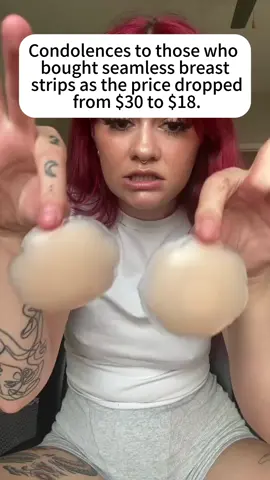 Showing you guys my favorite fashion sticky bra! #cakes #adhesivebra #girls #stickybra #stickybrahacks #fyp #nonstick #seamless #grippynotsticky #tiktokshopfind #viral #nonstick #tiktokshopmothersday #womenshealth #womensfashion 