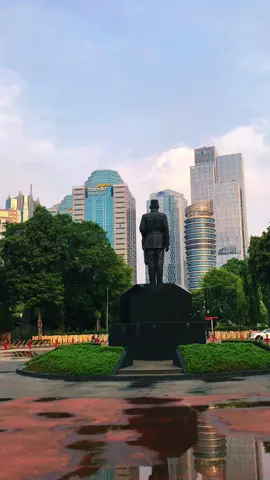 Patung soekarno gbk 🫡 #jakartahits #jakartaaesthetic #jakartakotaglobal #vibesjakarta #fyp #jakartacity #jakpus 