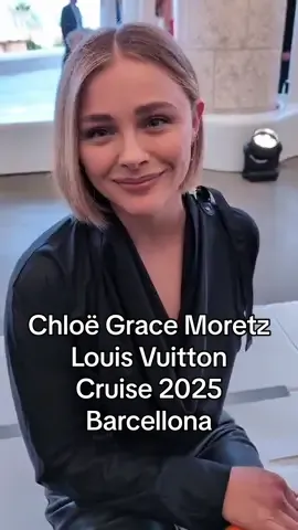 #chloegracemoretz alla cruise 2025 di #louisvuitton a Barcellona 