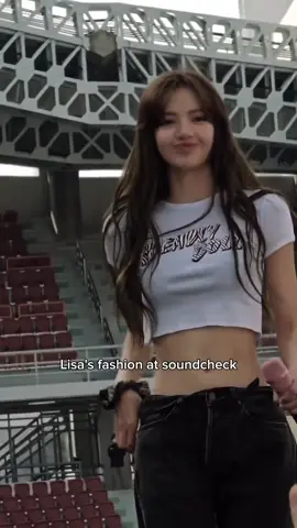 Lisa's fashion at soundcheck 🔥🫦 #blackpink #lisa 