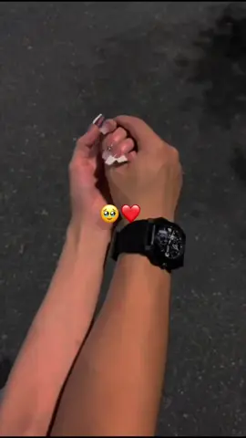 hands touch 🤤❤️‍🔥#foryou #viral #redthoughtss_t #foryoupage #fyp #Love #viralvideo #tiktok #couple #foryourpage #handstouchinghands 