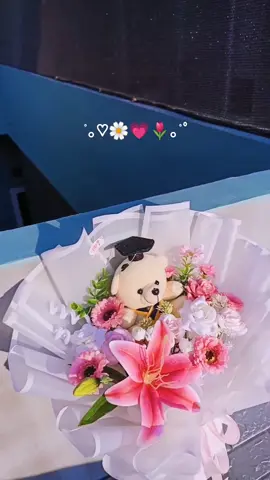 cuteness overload 🦋･*ﾟ🌼☆｡˚💗｡🌷 - Graduation Bouquet 🎓🧸 Pre-ORDER min H-3/ready stock CEK BUKET READY di instagram highlight 