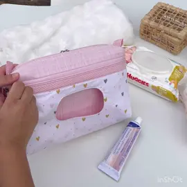Nossa Necessaire Porta Fraldas e Lenço umedecido  #maternidade #enxovaldebebe #bordado #atelie #maedeprimeiraviagem 