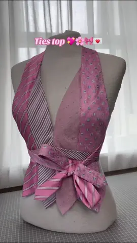 Nieuwe custom made ties top! 💖 deze tops kun je via daffzthelabel.nl bestellen 🫶🏼🎀 #upcycledclothing #outfitideas #outfitinspo #handmade #sewing #custom #daffz #cutetops #summervibes #festival #festivaloutfit #custommade #OOTD #reworked #reworkedclothes 