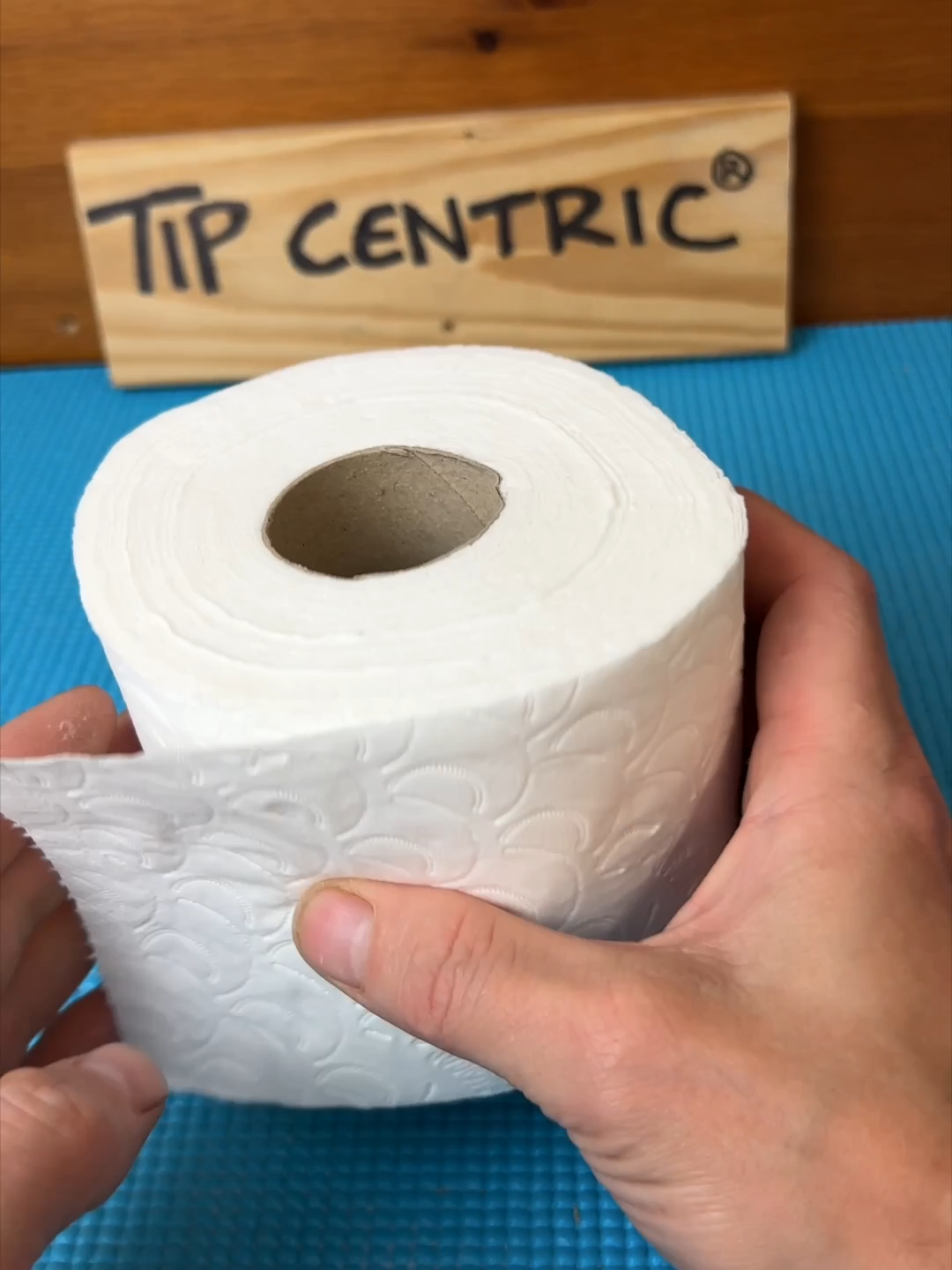 Toilet Roll + Glue Fix #tipcentric #tips #tipsandtricks #tools #DIY #repair #maker #tricks #superglue #learn #homemaintenance #LearnOnTikTok