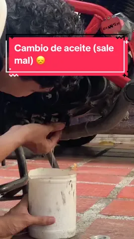 Cambio de aceite, sale mal 😩  #gixxer #aymiguel #salemal #cambiodeaceite #biker #suzuki #malirsal #fyppppppppppppppppppppppp 