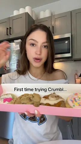 A very honest crumbl cookie review