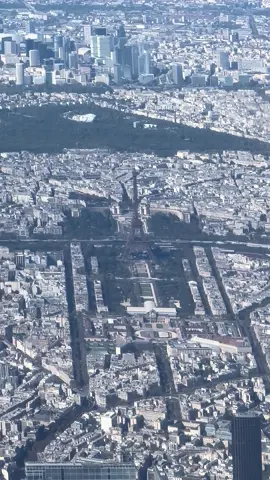 #torreeiffel #eiffeltower #paris #privatejet #pilotlife #pilotsoftiktok 