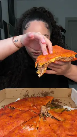 Birria PIZZA!?! 😍 #birria #birriapizza #birriatacos #birriaramen #tacosdebirria #tacos #mukbang #mukbangs #eatingshow #eatwithme #eatingasmr #mexicanfood 